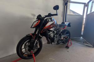 KTM Duke 790