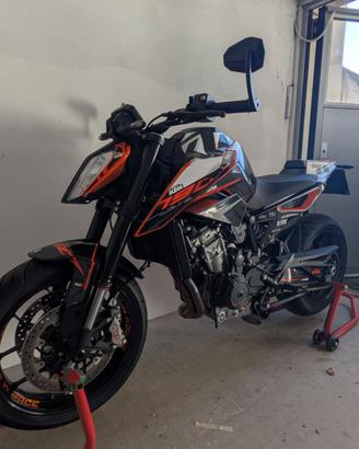 KTM Duke 790