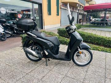 HONDA SH 150 TUTTO INCLUSO ANCHE PASSAGGIO!
