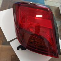 Gruppo ottico post. Toyota Yaris anno 2017 nuovo