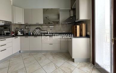 Appartamento Duplex di Recente Costruzione con Box