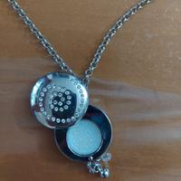 collana Pupa con lucidalabbra