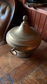 Antico braciere contenitore in ottone