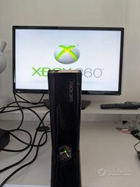 Xbox 360 nero lucido + 2 controller
