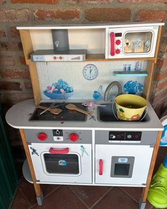 Cucina giocattolo