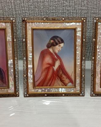 3 Cornici in ottone e Madreperla, con dipinti. ecc