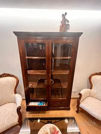 Vetrina in legno con ante in vetro – stile classic
