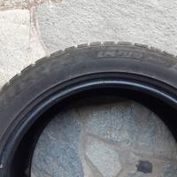 4 pneumatici invernali Bridgestone 235/50 R18 97H