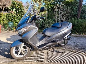 STANCO DEL TRAFFICO A BOLOGNA - SUZUKI BURGMAN 200