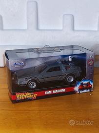 Back to the future II DeLorean die cast 1:32