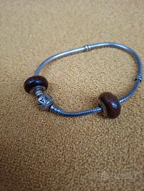 Pandora con 2 charms in legno