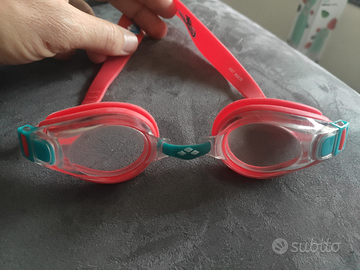 Occhiali da piscina