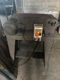 Felisatit levigatrice a nastro