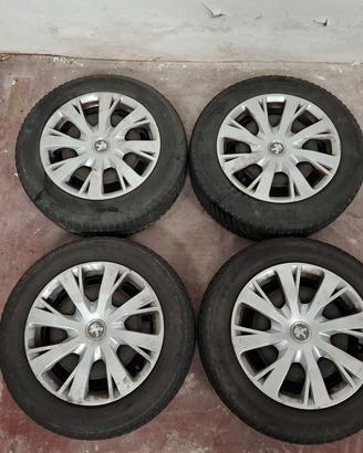 Cerchi "15" completi di borchie Peugeot 208