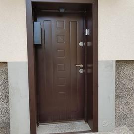 PORTONI CON UV PER INTEMPERIE BLINDATI