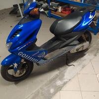 Scooter Yamaha Aerox 50 Valentino rossi -
