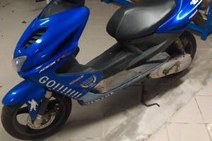 Scooter Yamaha Aerox 50 Valentino rossi -