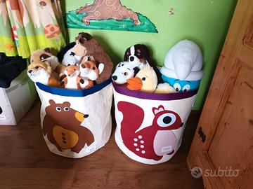 Cestoni porta giochi marca sprouts e peluche 