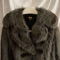 Pelliccia di marmotta color verde petrolio