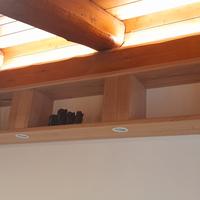 mobile - libreria con faretti ad incasso