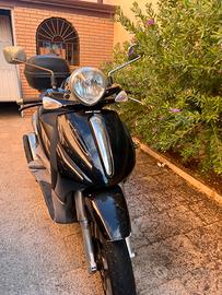 Beverly 500 anno 2004