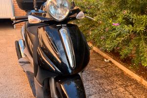 Beverly 500 anno 2004