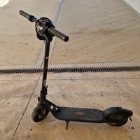 monopattino segway E25E