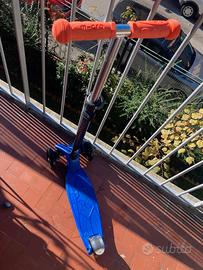 Monopattino MiniMicro blu