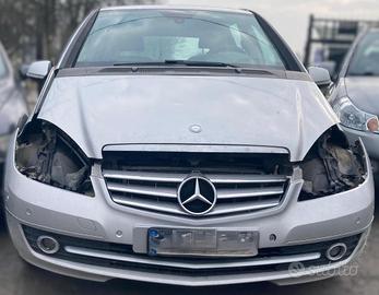 RICAMBI USATI AUTO MERCEDES Classe A W169 4Â° Seri