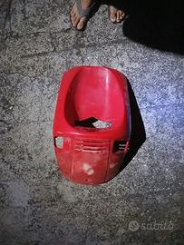 carena anteriore con frecce e cupolino con faro