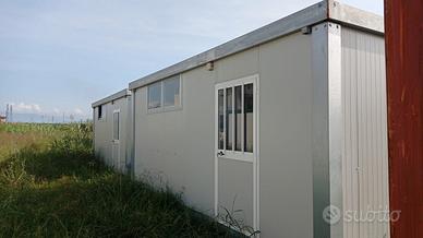 N 2 monoblocchi prefabbricati con sanitari