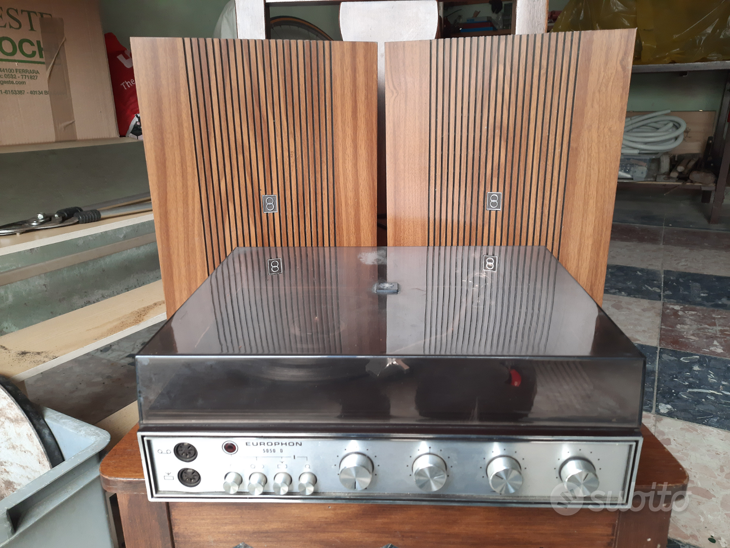 Giradischi anni 70 Europhon con 2 casse in legno - 10 Watt Location