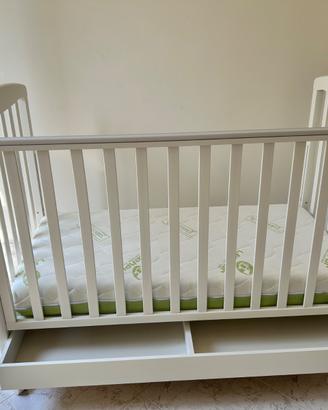 Lettino a sbarre marchio cuoricini più materasso