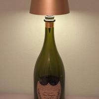 Dom Perignon Bottiglia Lampada LED Dorata 