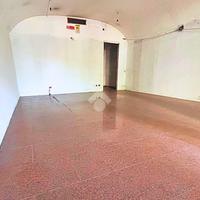 NEGOZIO A SERRAVALLE SCRIVIA