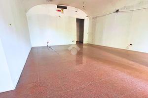 NEGOZIO A SERRAVALLE SCRIVIA