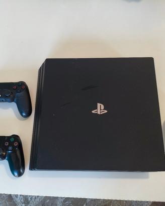 Play Station PS4 Pro 1TB + 4 DualShock + 4 Giochi