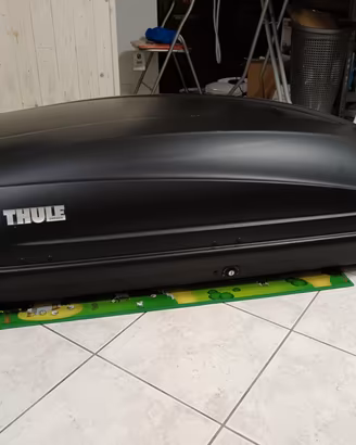 Baule box tetto auto Thule Pacific 200