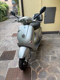 Vespa 125 et4 anno 2000