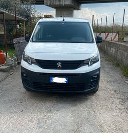 Peugeot Partner  BlueHdi