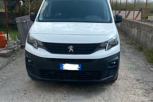 Peugeot Partner  BlueHdi