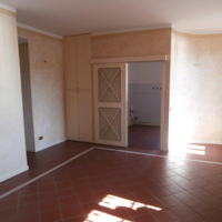Grande trilocale in storica palazzina liberty