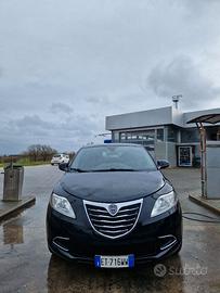 Lancia Ypsilon 2014 , auto grandinat prezzo occas.