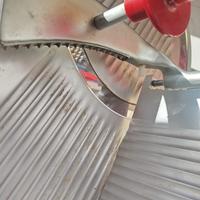 affettatrice elettrica con lama da 30 cm