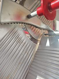 affettatrice elettrica con lama da 30 cm