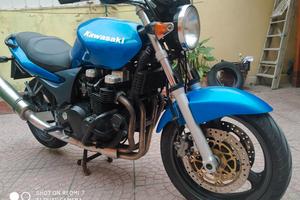Kavasaki ZR7 - NAKED