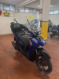 Sh 125 blu vetro km zero