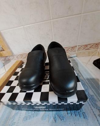 scarpe ant'infortunistica, da usare in cucina nei 