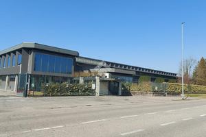 CAPANNONE A VANZAGHELLO