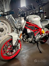 Ducati Monster 797+